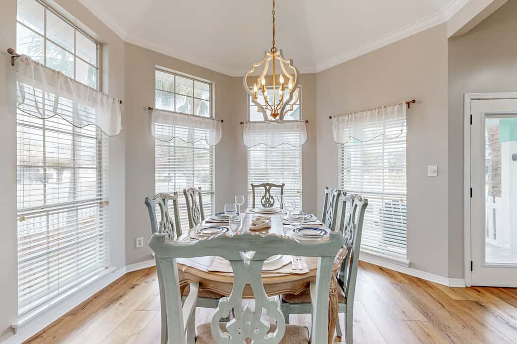 Steps to beach & community pool, dog-friendly, great location