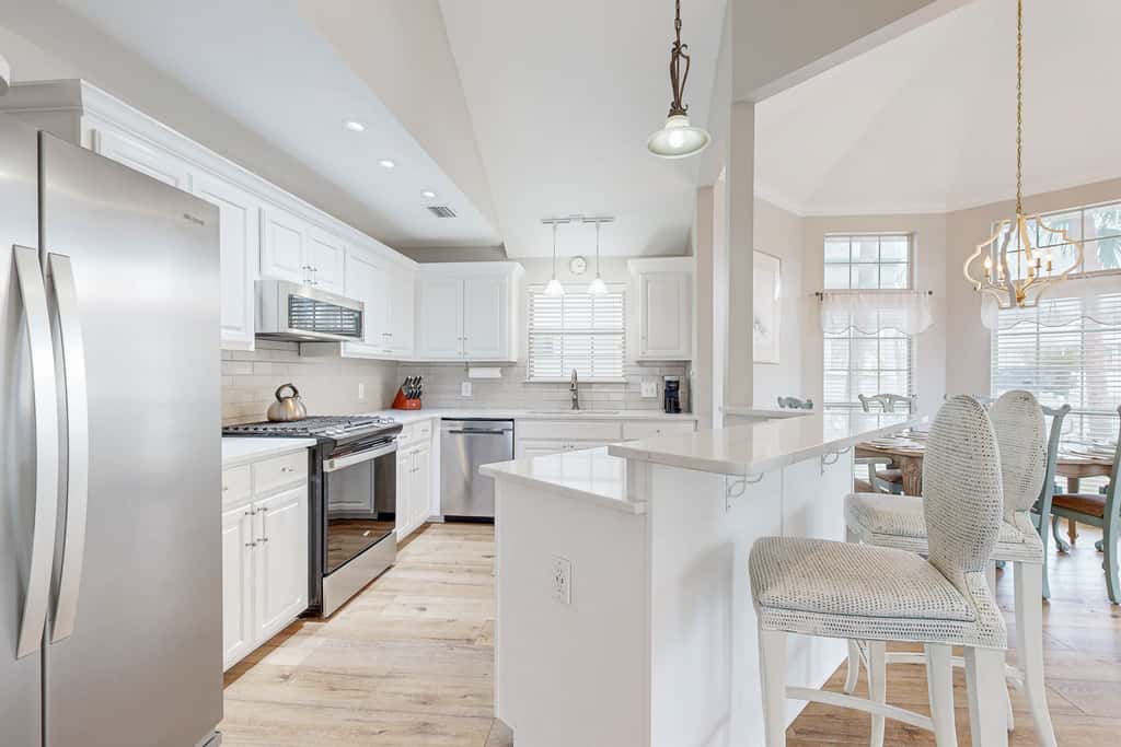 Steps to beach & community pool, dog-friendly, great location
