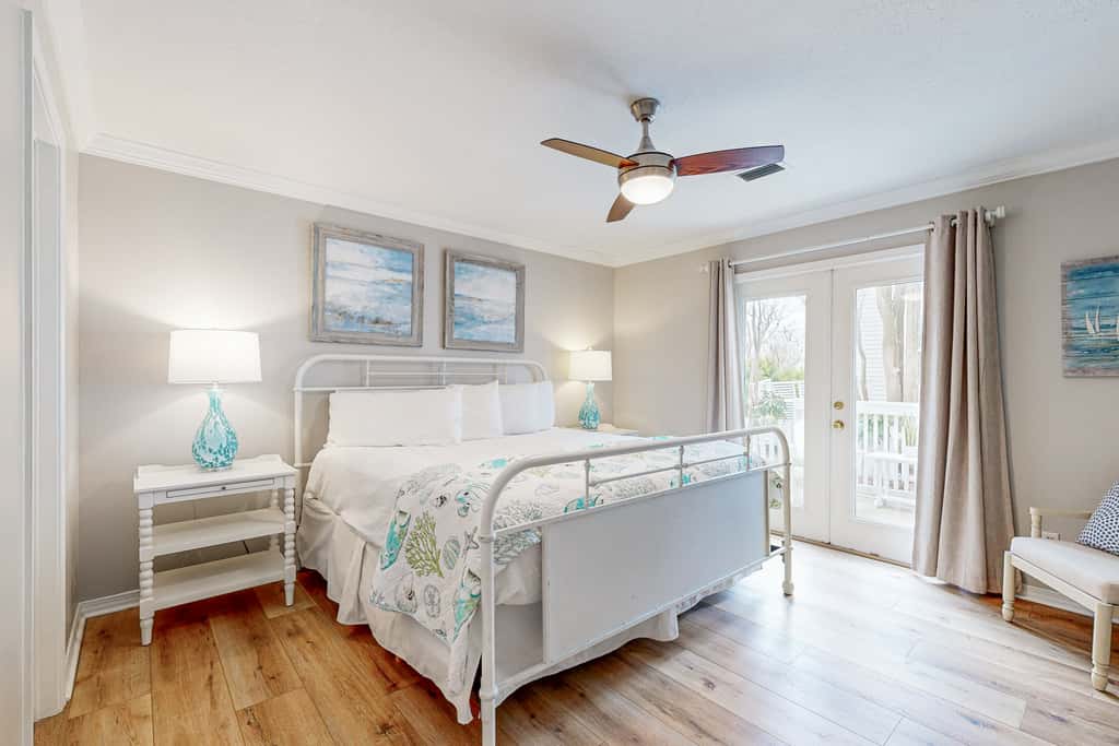 Steps to beach & community pool, dog-friendly, great location