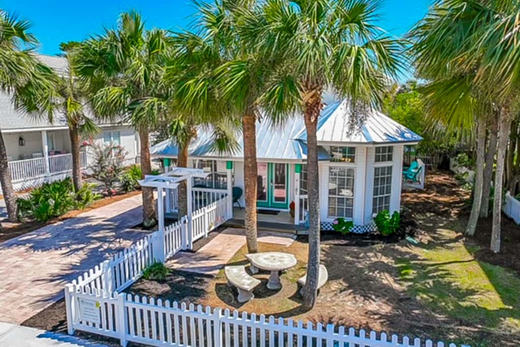 Steps to beach & community pool, dog-friendly, great location