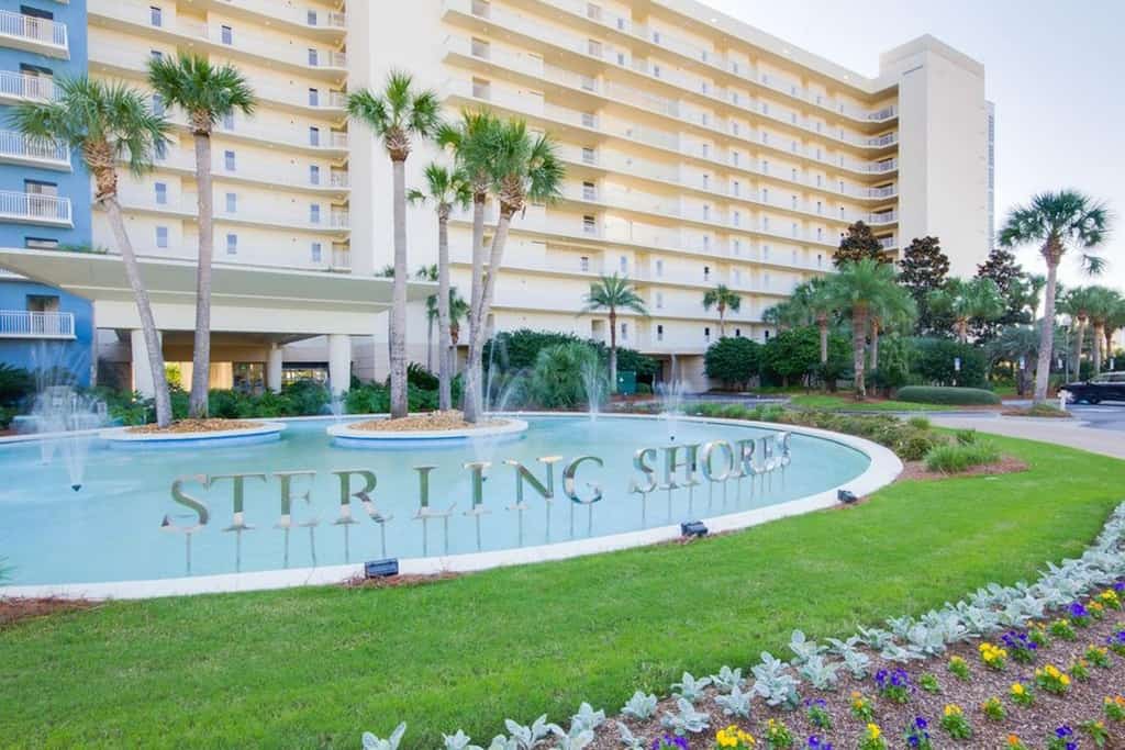 Oceanfront 10th-floor condo with great view, balcony, WiFi, AC, & WD