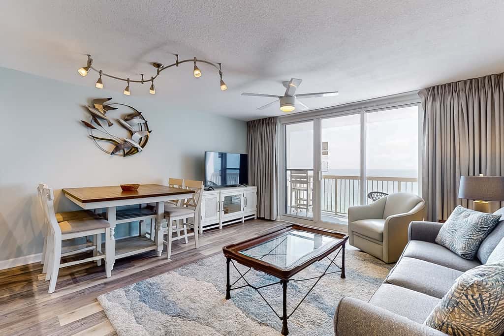 Beachfront Condo Sleeps 6 - Bunks & Gulf View