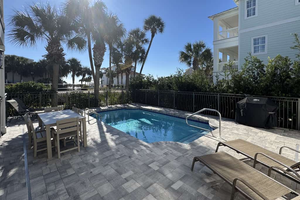 Sprawling home in Destin with private pool and water views