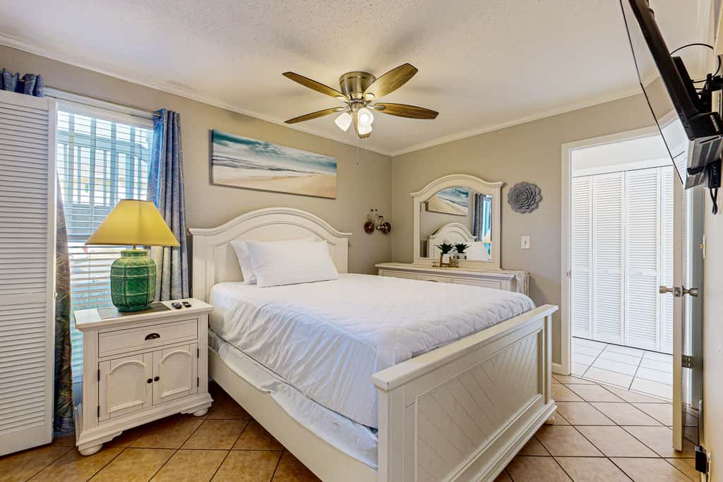 Inviting condo with dock, pool, hot tub & private beach - dog-friendly