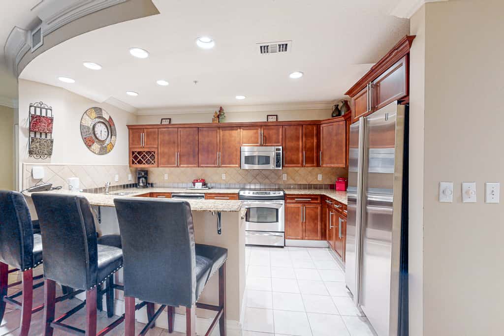 Gulf-front retreat with pools, hot tubs, & gym