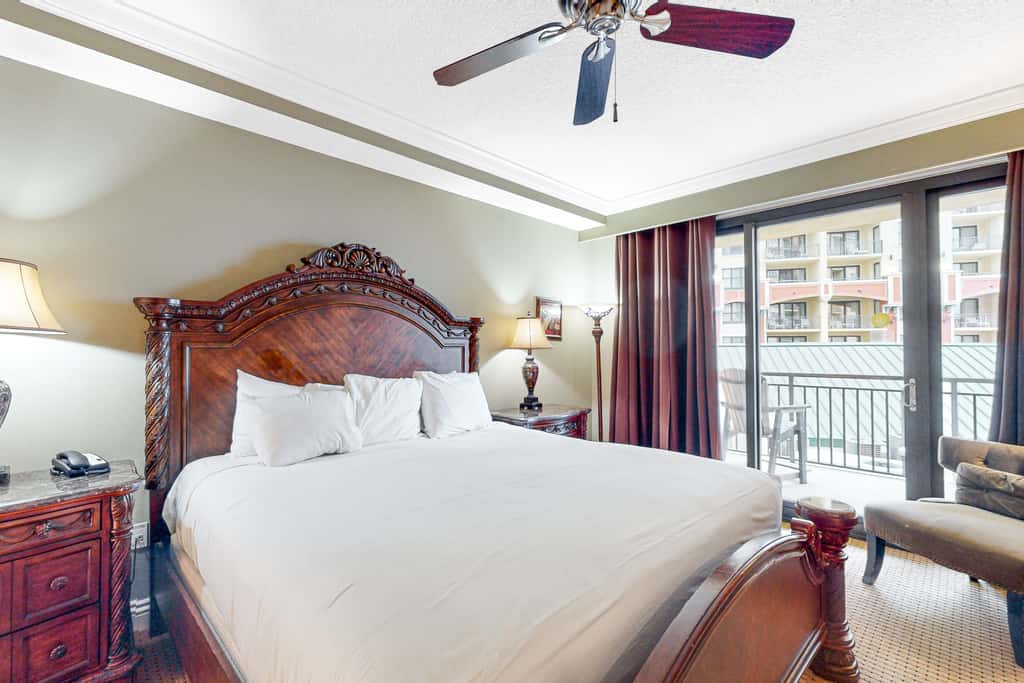 Gulf-front retreat with pools, hot tubs, & gym