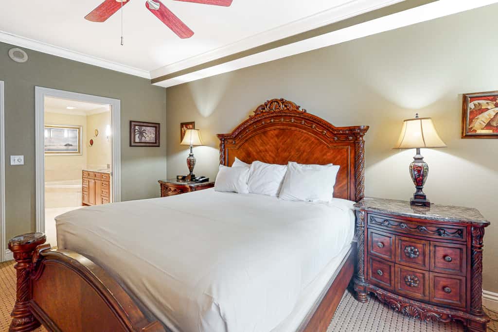 Gulf-front retreat with pools, hot tubs, & gym
