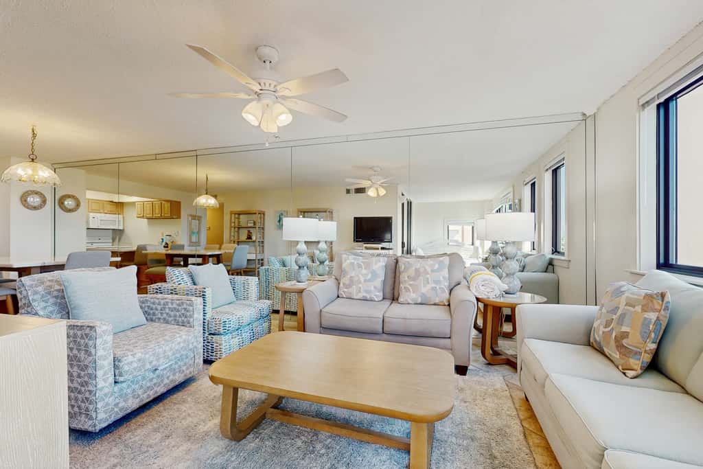 Jetty East 306B