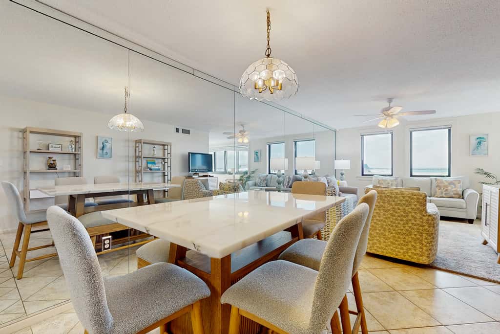Jetty East 306B