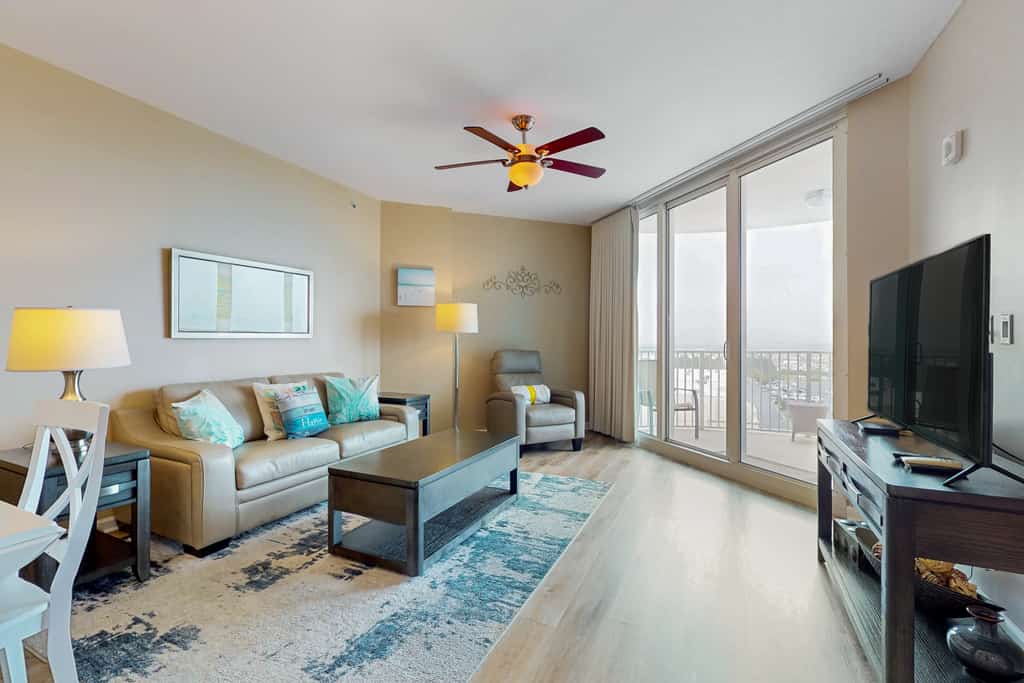 Cozy coastal condo with shared pool, lazy river and beach access