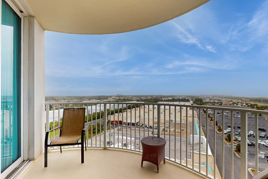 Cozy coastal condo with shared pool, lazy river and beach access