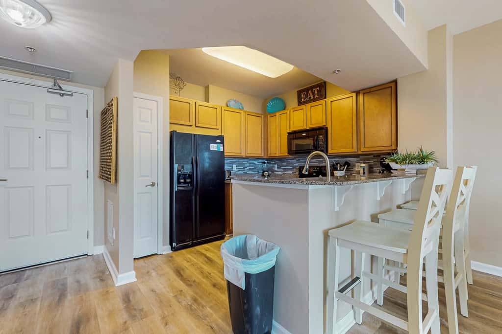Cozy coastal condo with shared pool, lazy river and beach access