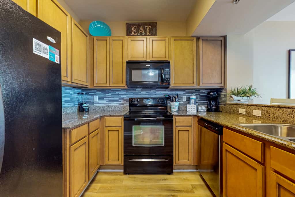 Cozy coastal condo with shared pool, lazy river and beach access