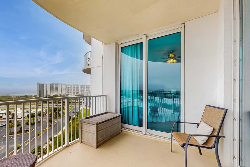 Cozy coastal condo with shared pool, lazy river and beach access
