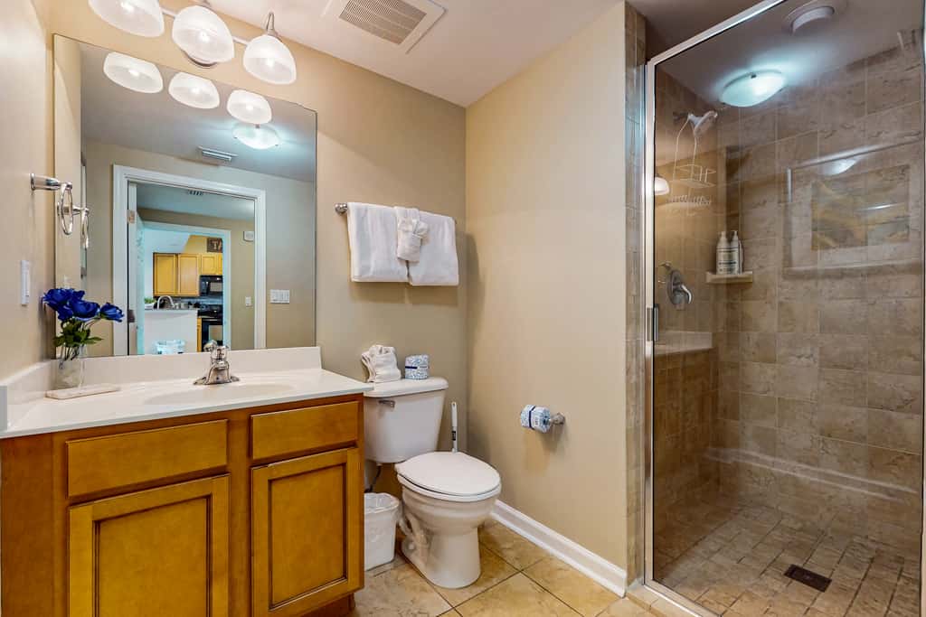 Cozy coastal condo with shared pool, lazy river and beach access