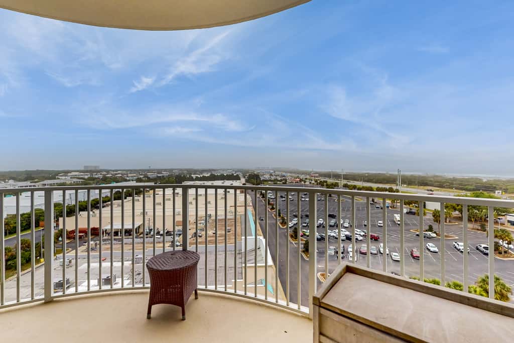 Cozy coastal condo with shared pool, lazy river and beach access