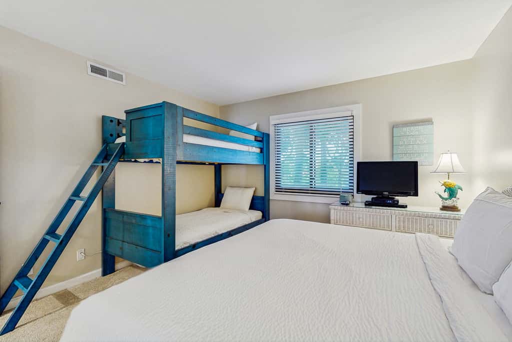 Emerald Towers 102