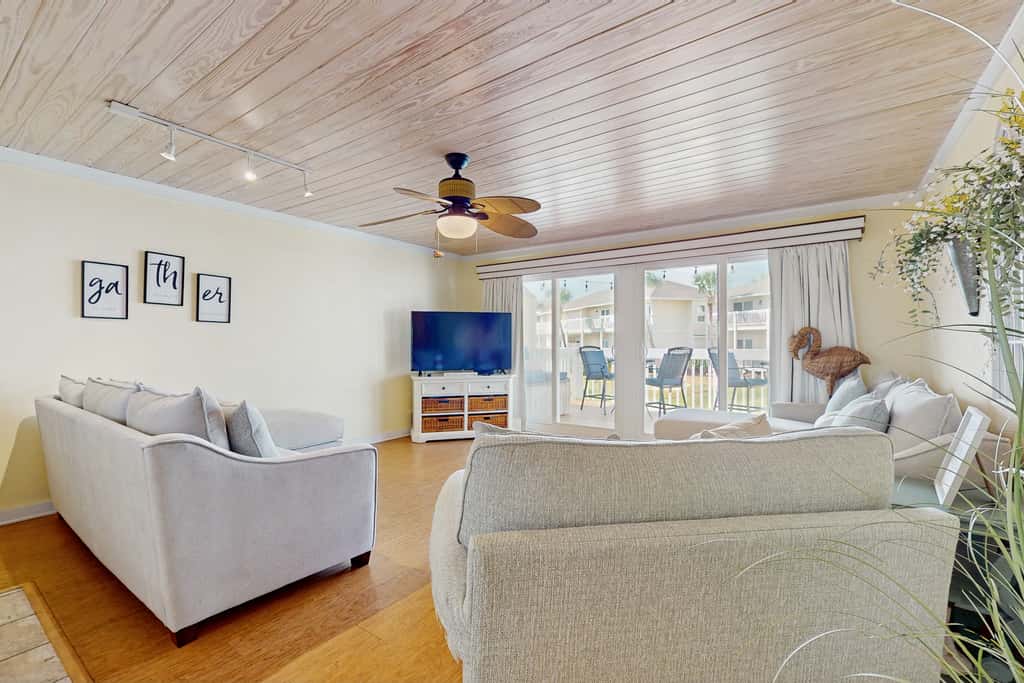 Calming condo with hot tub, tennis court, pool, & balcony