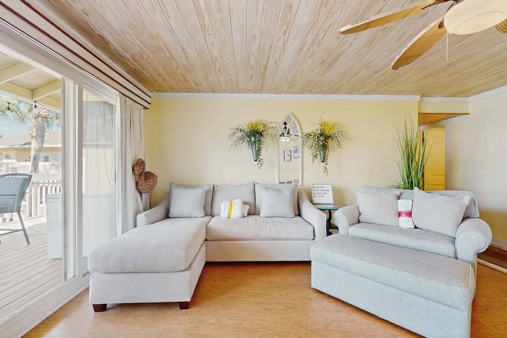 Calming condo with hot tub, tennis court, pool, & balcony