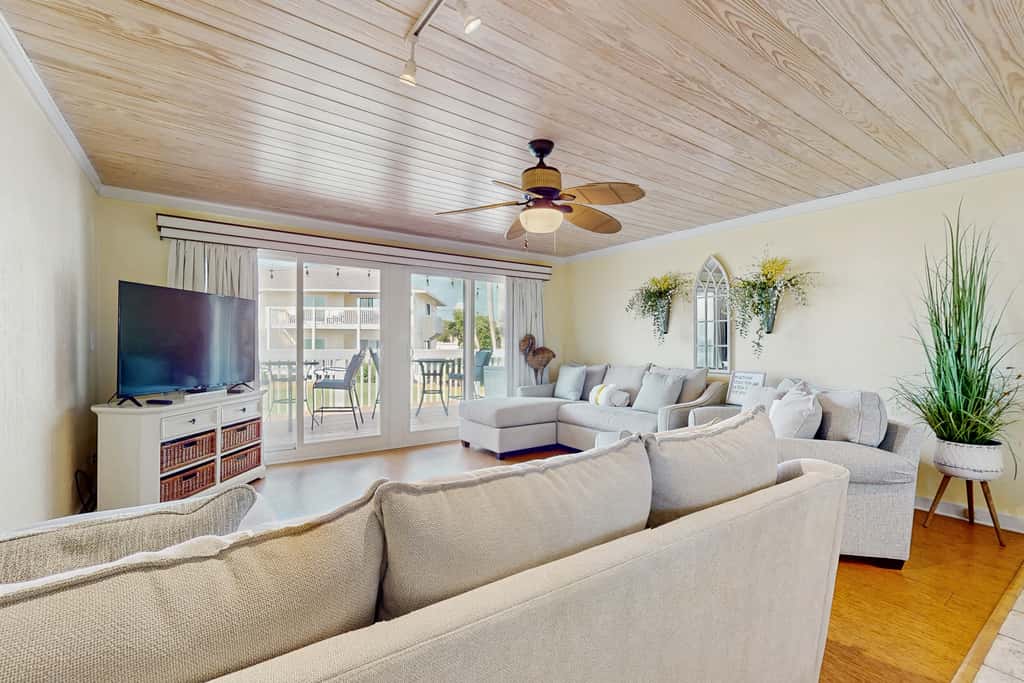 Calming condo with hot tub, tennis court, pool, & balcony