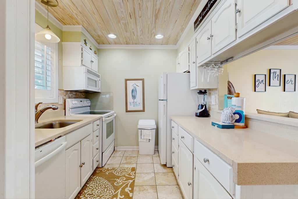 Calming condo with hot tub, tennis court, pool, & balcony
