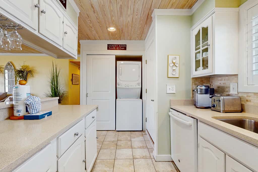 Calming condo with hot tub, tennis court, pool, & balcony