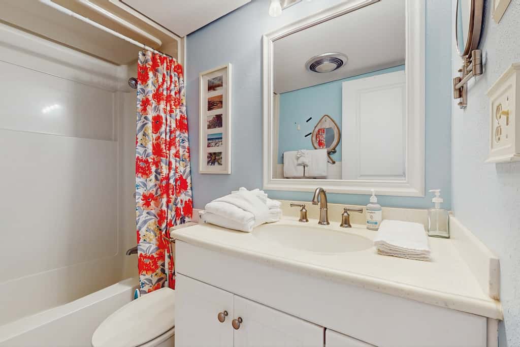 Calming condo with hot tub, tennis court, pool, & balcony
