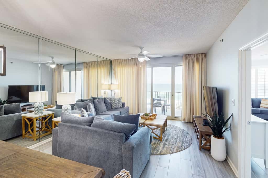 Gorgeous coastal home with plenty of space and easy beach access