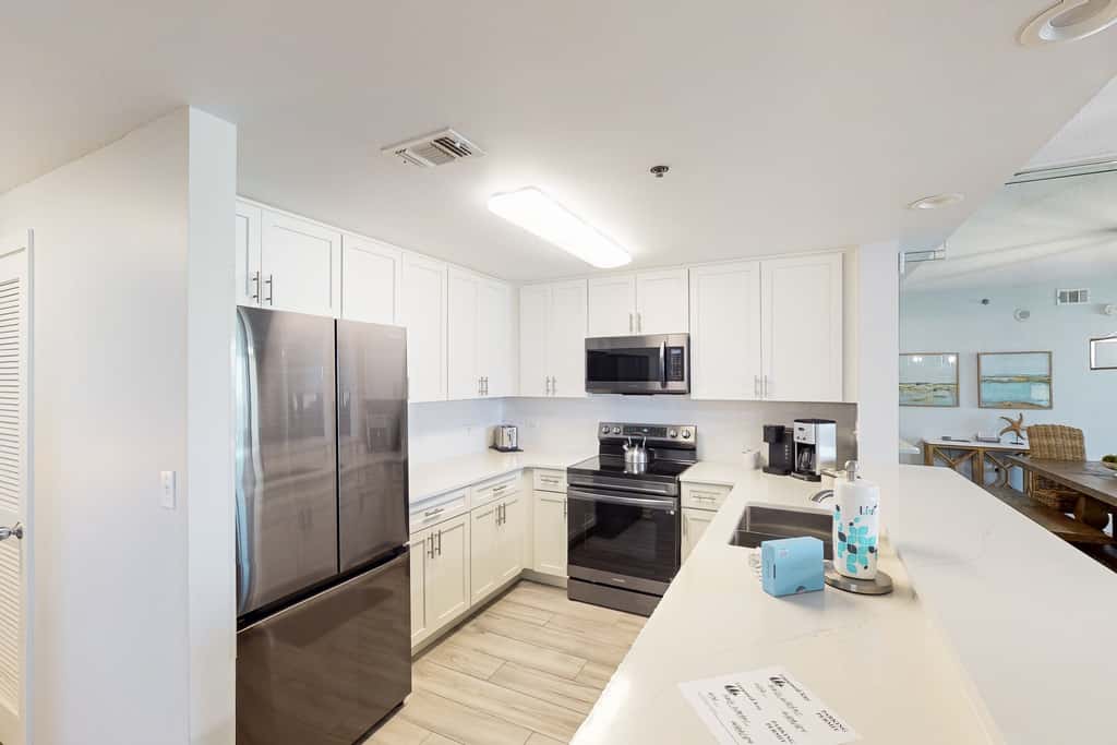 Gorgeous coastal home with plenty of space and easy beach access