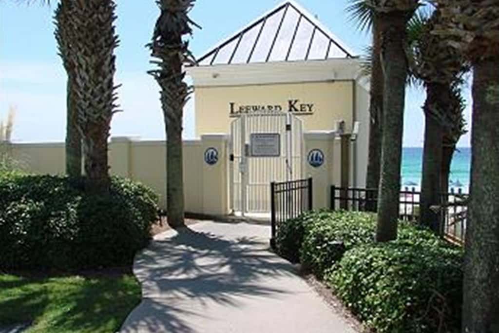 Gorgeous coastal home with plenty of space and easy beach access