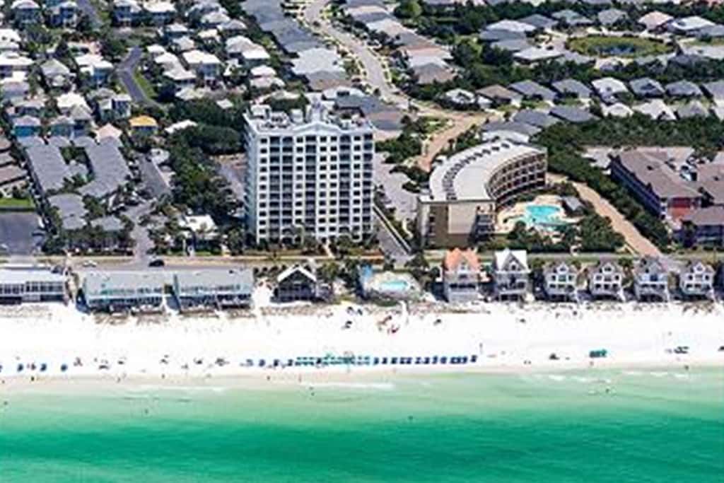 Gorgeous coastal home with plenty of space and easy beach access
