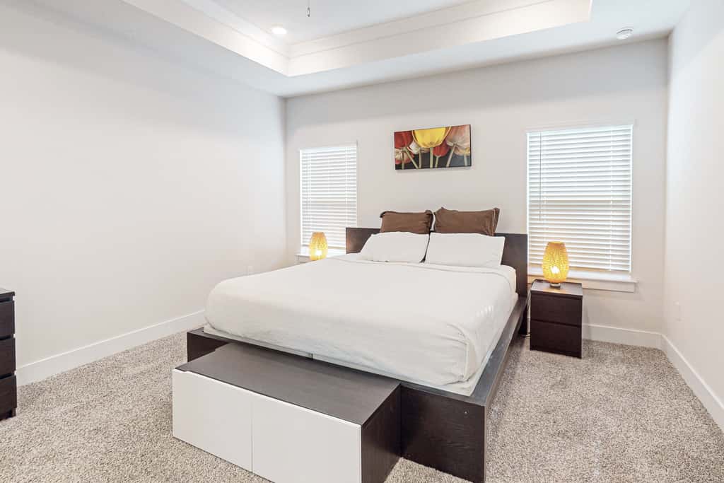 Gorgeous coastal home with plenty of space, close to everything - dog friendly