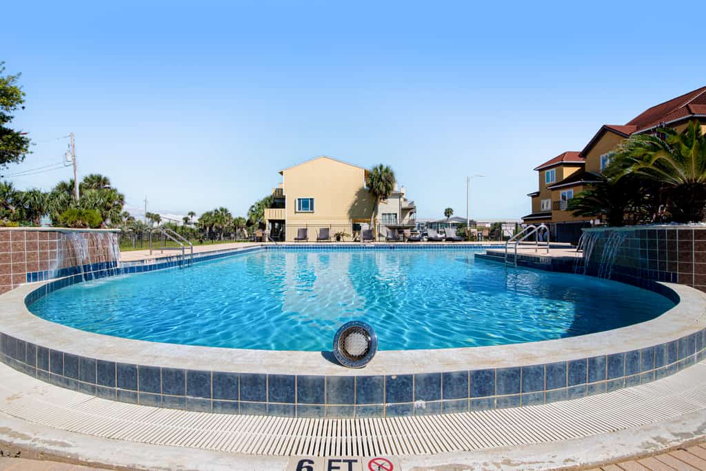 Regency Cabanas F2