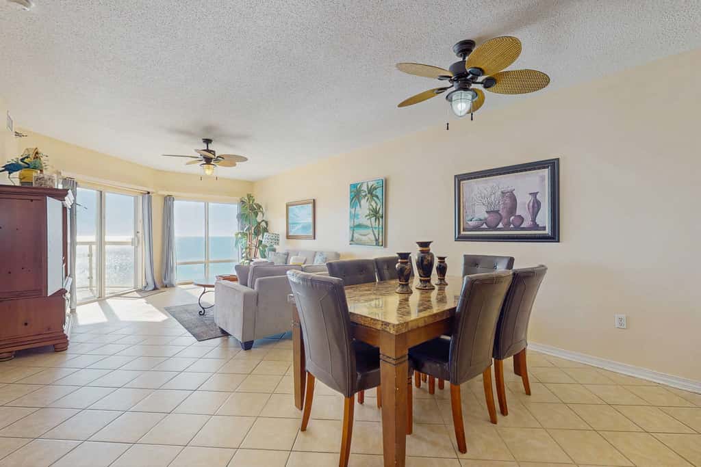 Incredible Gulf Front Condo Onsite Pools, Fitness Center, Dry Sauna