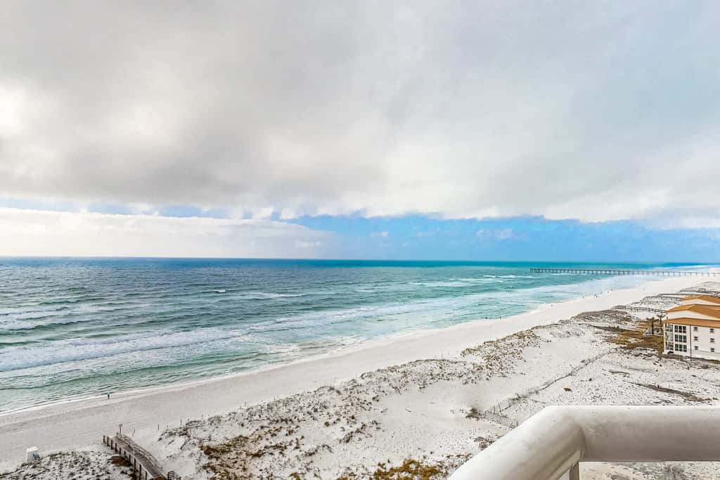 Incredible Gulf Front Condo Onsite Pools, Fitness Center, Dry Sauna