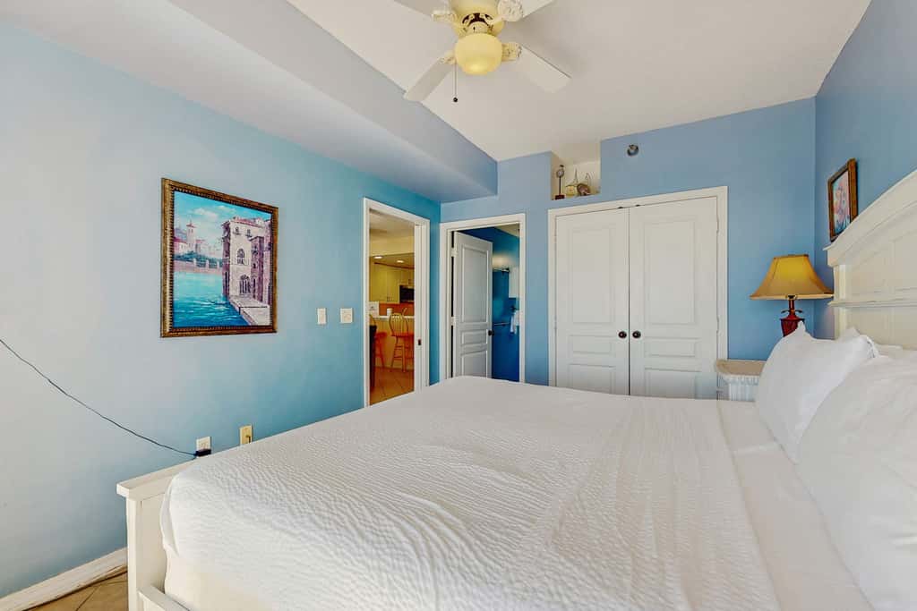 Incredible Gulf Front Condo Onsite Pools, Fitness Center, Dry Sauna