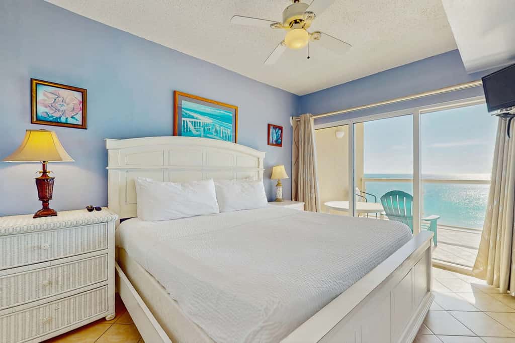 Incredible Gulf Front Condo Onsite Pools, Fitness Center, Dry Sauna