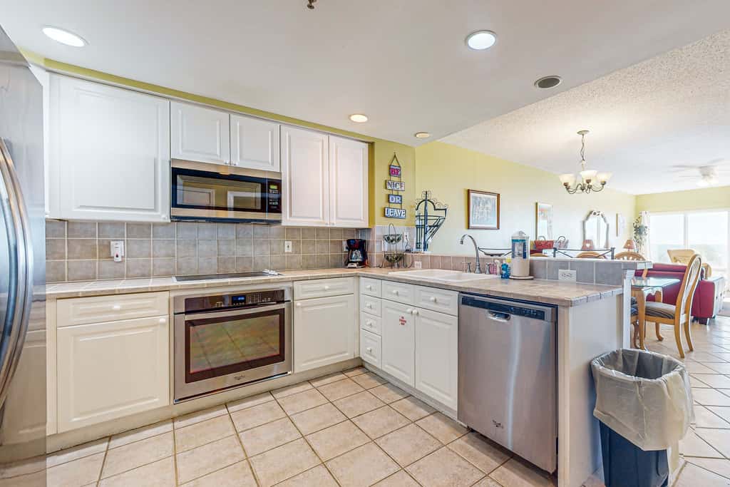 Partial Gulf View, Community Pools, Onsite Fitness Center, Free WiFi