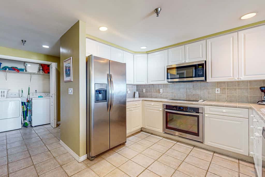 Partial Gulf View, Community Pools, Onsite Fitness Center, Free WiFi