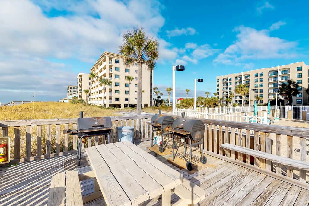 Partial Gulf View, Community Pools, Onsite Fitness Center, Free WiFi