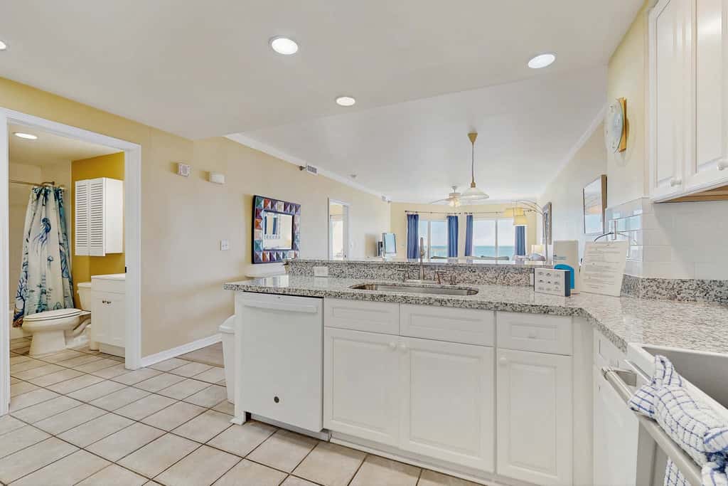 Condo with Partial Gulf View Onsite Pools, Fitness Center, Dry Sauna