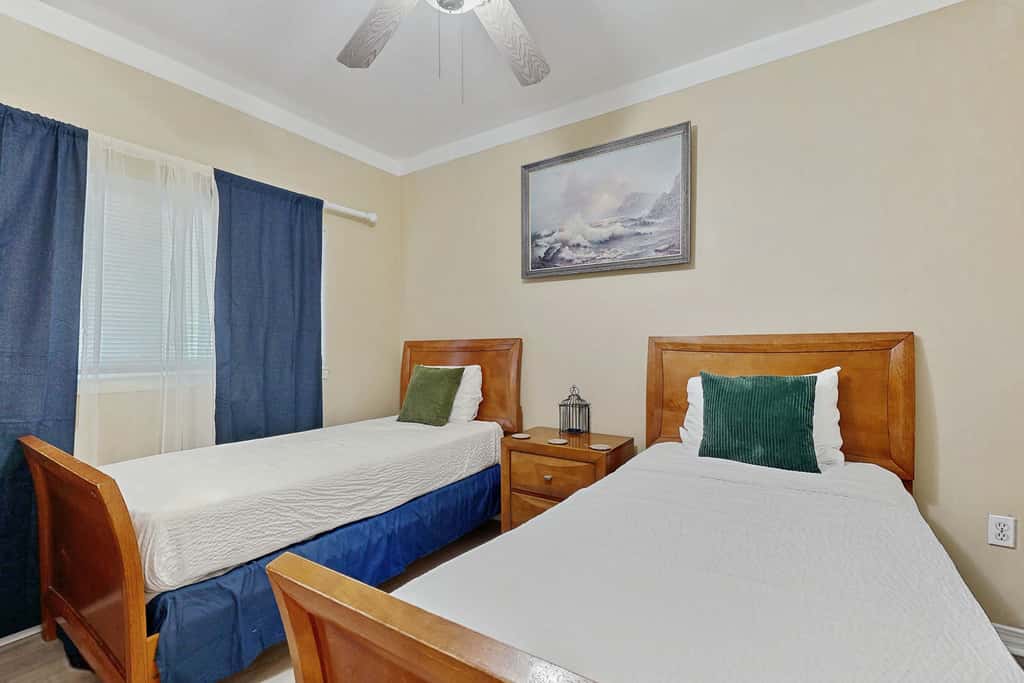 Condo with Partial Gulf View Onsite Pools, Fitness Center, Dry Sauna