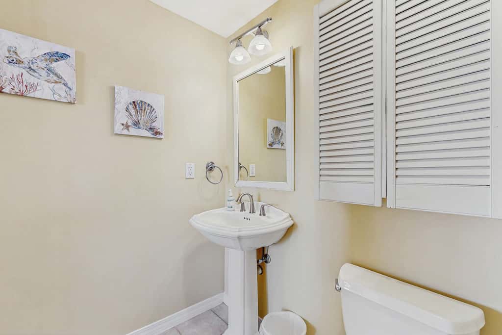 Condo with Partial Gulf View Onsite Pools, Fitness Center, Dry Sauna