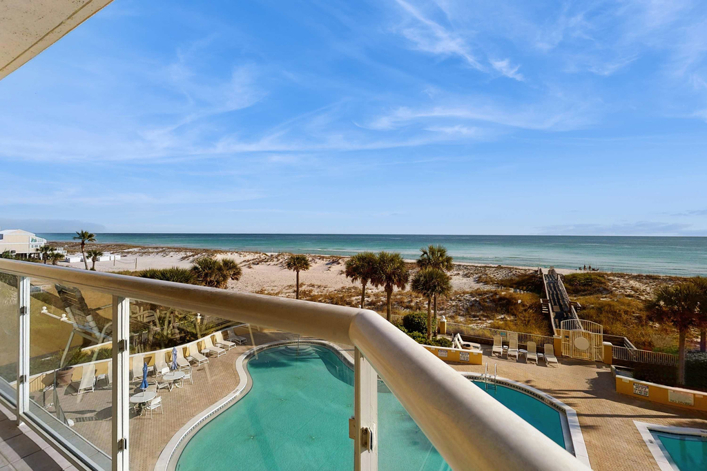 Condo with Partial Gulf View Onsite Pools, Fitness Center, Dry Sauna
