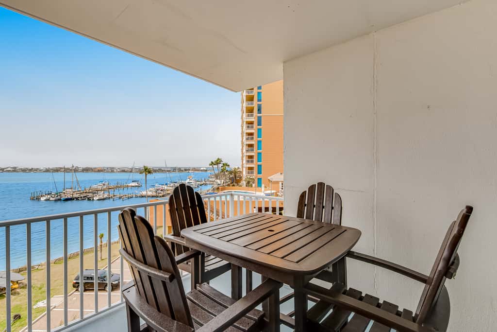 4th Floor Condo, On-Site Pool, Amazing View, Beach-Front