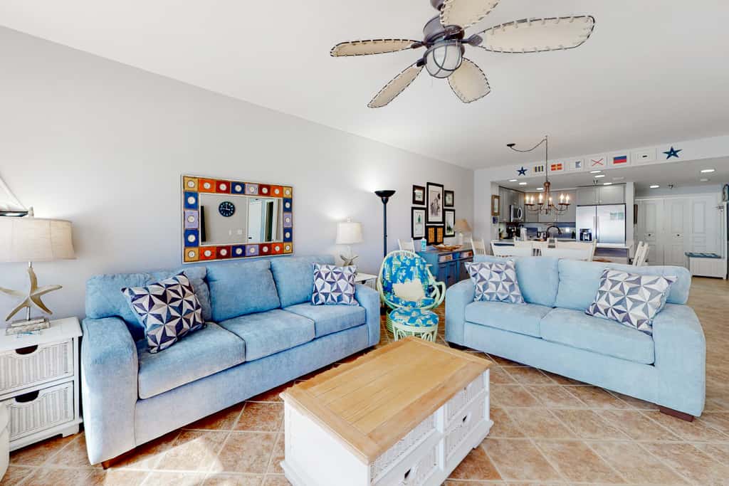 11th floor oceanfront condo with pool, hot tub, ocean view, WD, and central AC