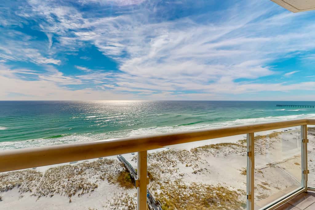 11th floor oceanfront condo with pool, hot tub, ocean view, WD, and central AC
