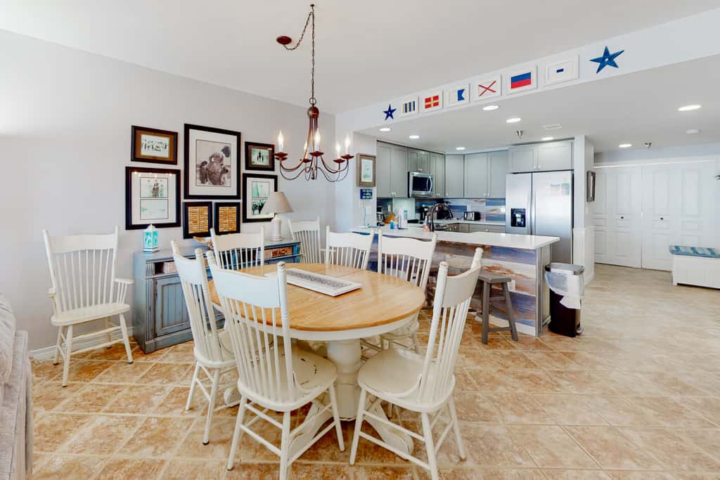 11th floor oceanfront condo with pool, hot tub, ocean view, WD, and central AC