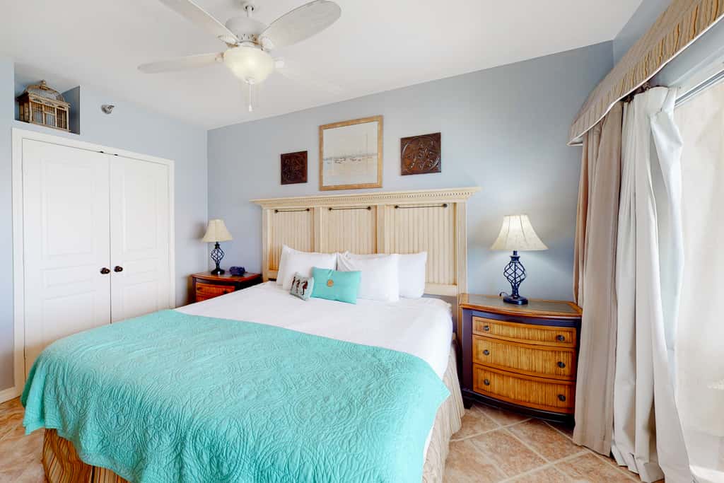 11th floor oceanfront condo with pool, hot tub, ocean view, WD, and central AC