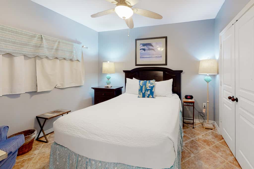 11th floor oceanfront condo with pool, hot tub, ocean view, WD, and central AC